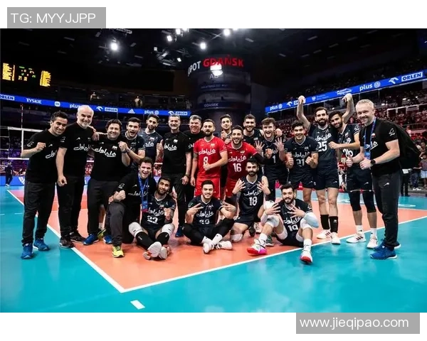 上海排球队以65分领跑冠军赛积分榜展现强劲实力